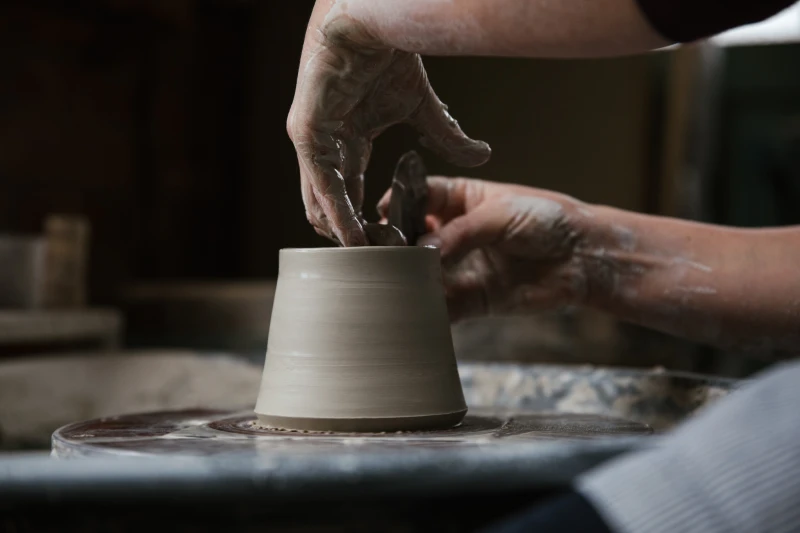 Throwing a ceramic pot