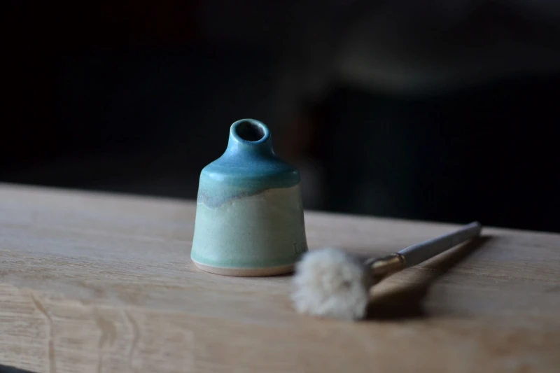 Ceramic handmade single stam vase - Glazed in turquoise and green