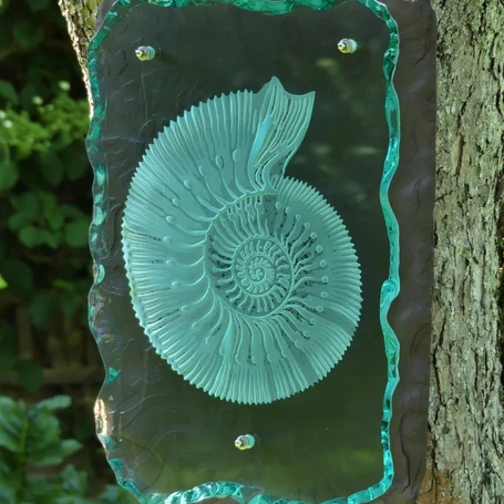 ammonite-sandblasted-engraved-glass-slate-garden-s